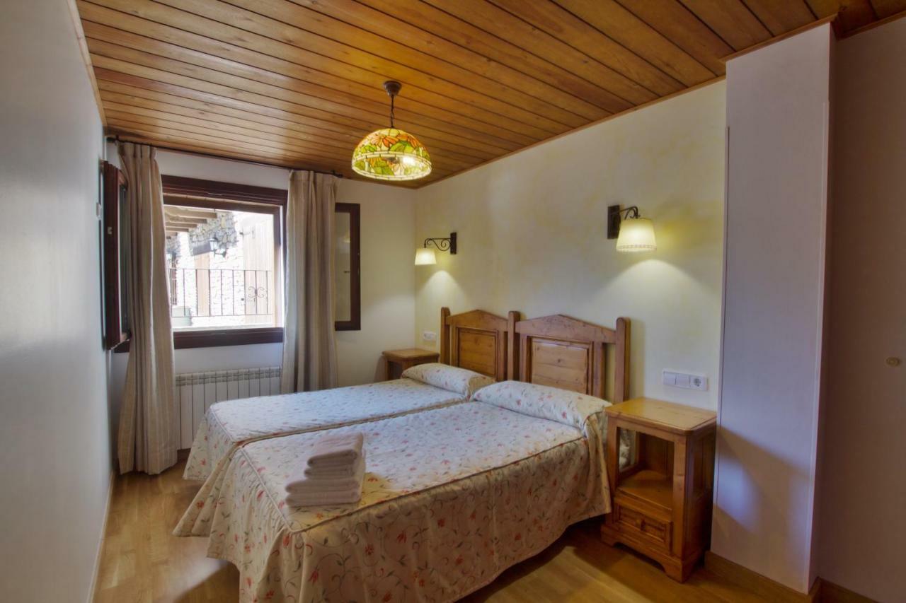 Apartaments La Peguera II Barruera Esterno foto